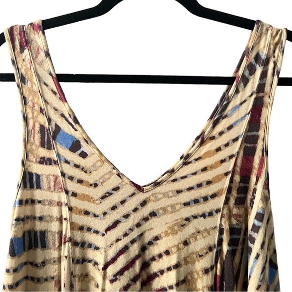 FREE PEOPLE | SLEEVELESS HANDKERCHIEF HEM ASYMMETRICAL TOP - Picture 3 of 9